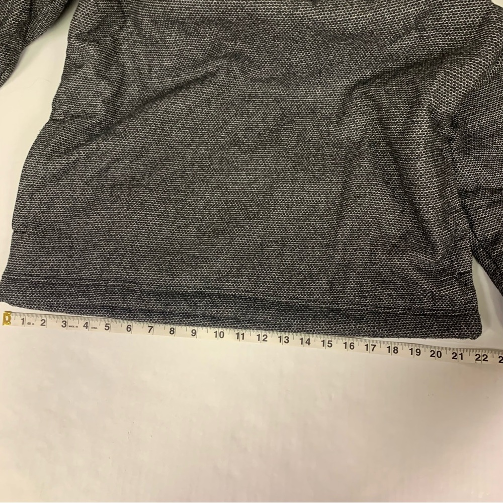 ORVIS pull over. Mens medium. - Picture 13 of 14